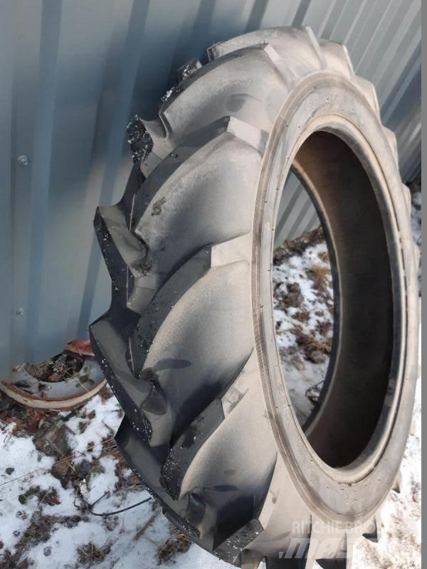  TRAKTORDÄCK 8,3-24 6PLY Tyres, wheels and rims