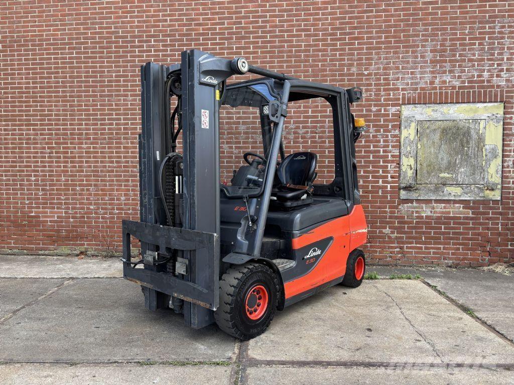 Linde E30-01 Electric forklift trucks