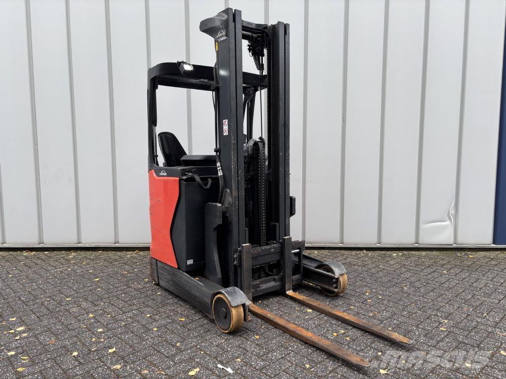 Linde R12B-01 Reach truck