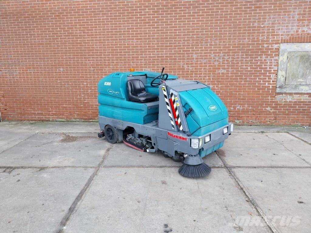 Tennant 8300 Sweepers