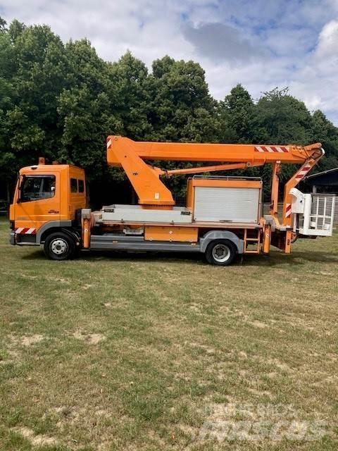 Wumag WT 220 e Truck mounted aerial platforms