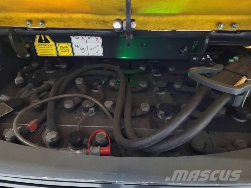 Aisle-Master 20SHE RENTAL Narrow aisle truck