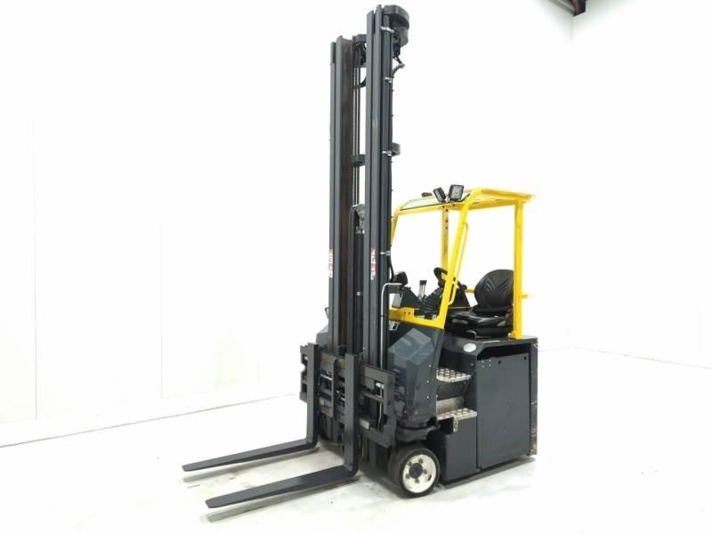 Combilift CBE2500 4-way reach truck