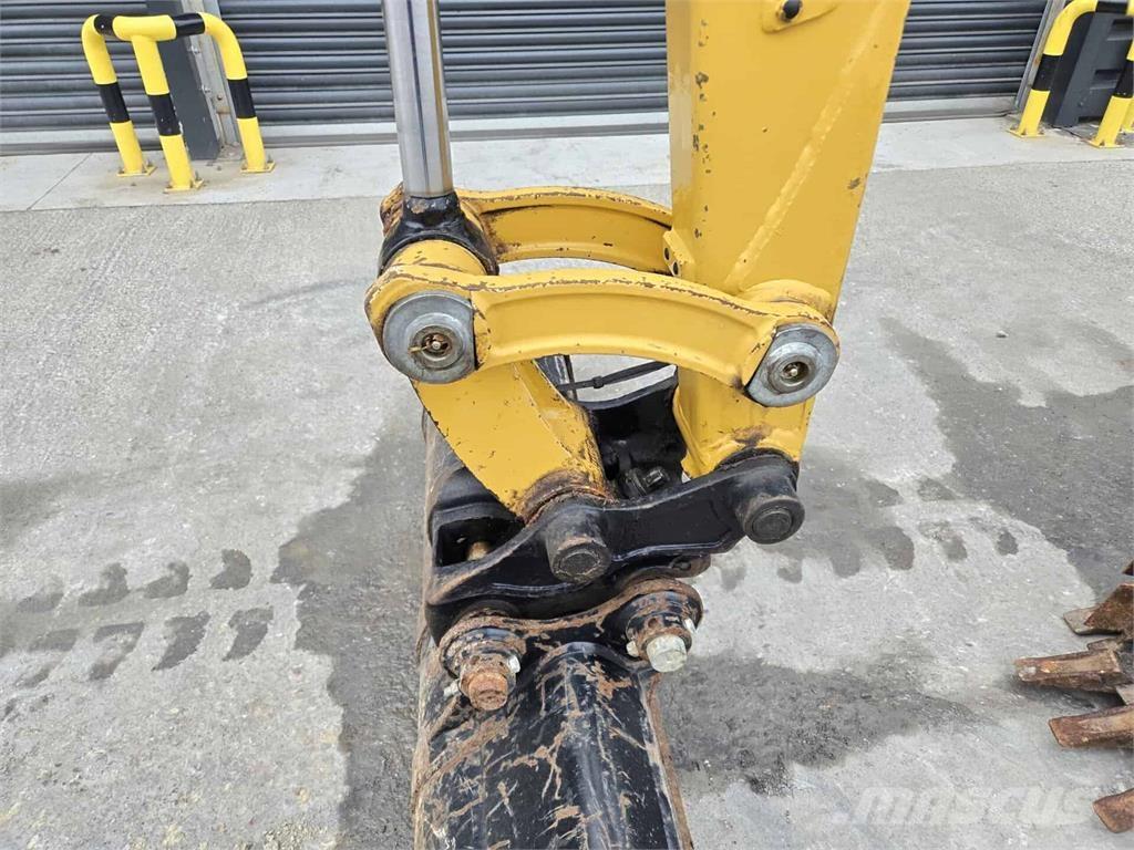 CAT 302.7 Mini excavators < 7t