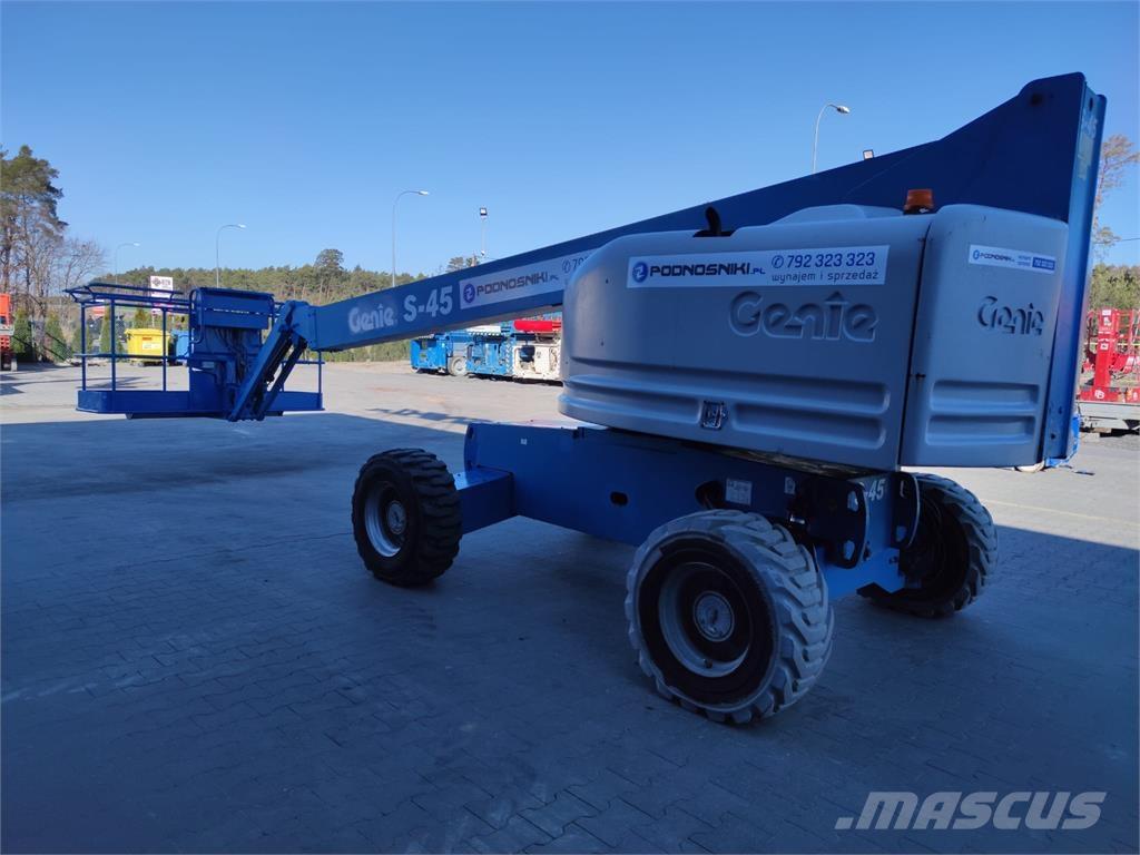 Genie S-45 Telescopic boom lifts