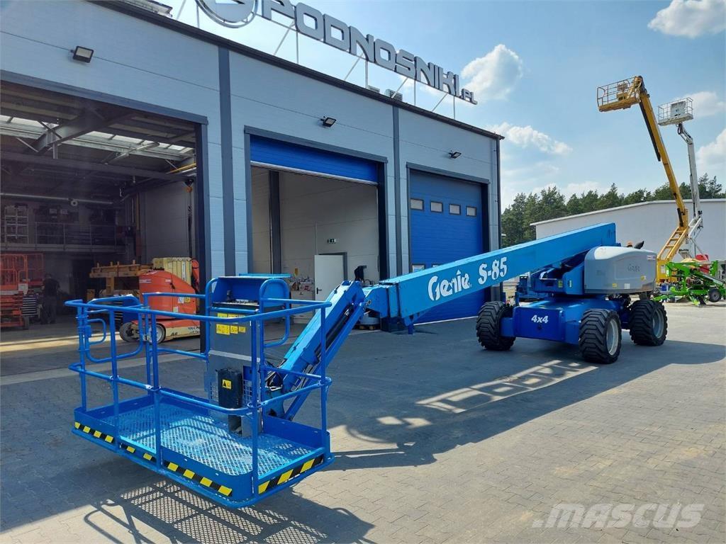 Genie S-85 Telescopic boom lifts