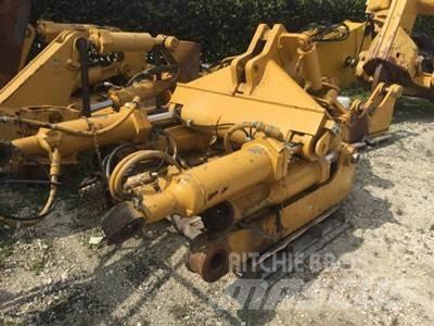 CAT D8T Ripper, S/S Other components
