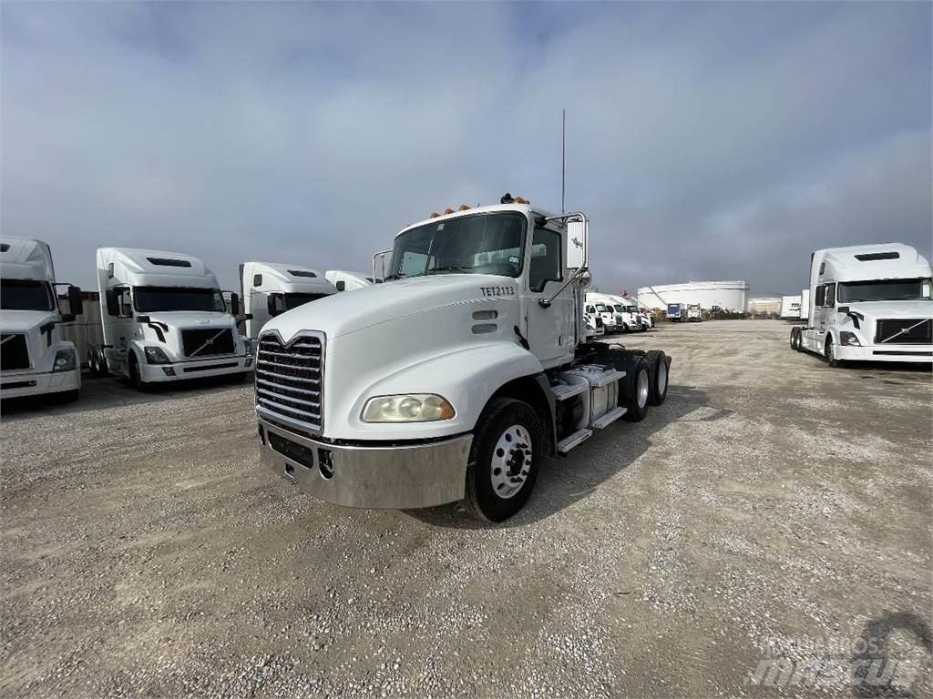 Mack CXU613 Truck Tractor Units