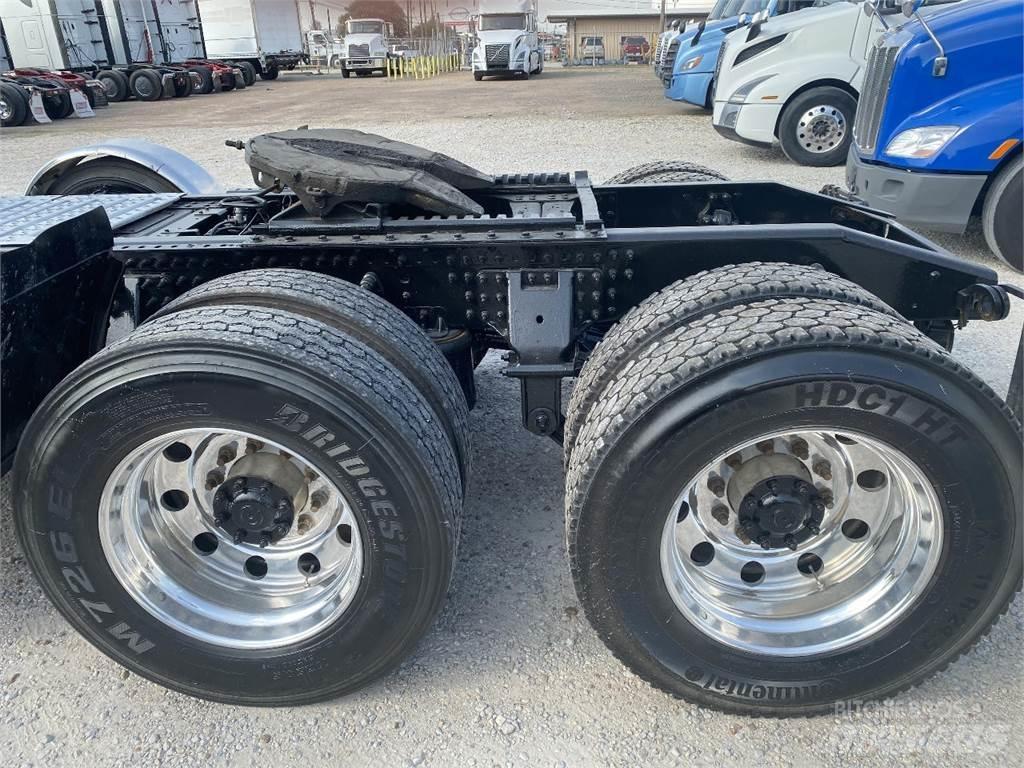 Mack GRANITE Truck Tractor Units