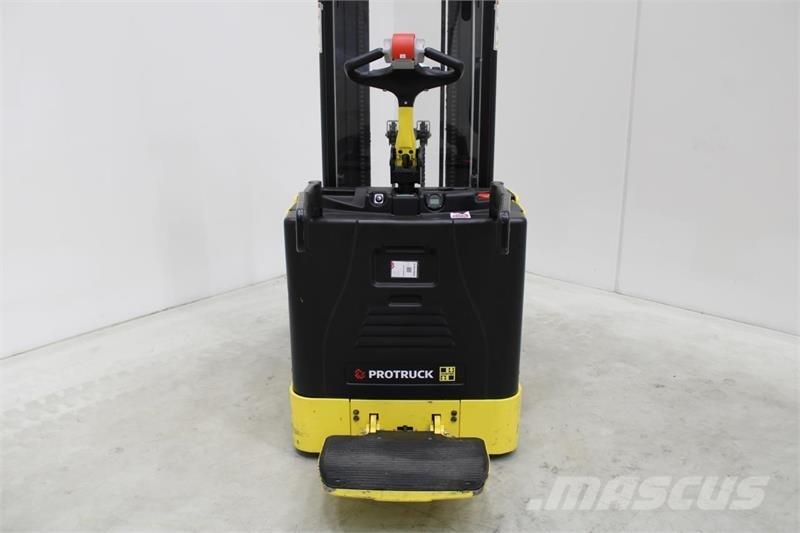 Hyster P2.0S Low lifter with platform