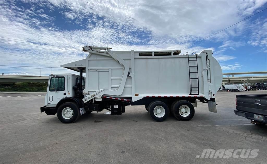 Mack MR688S Waste trucks