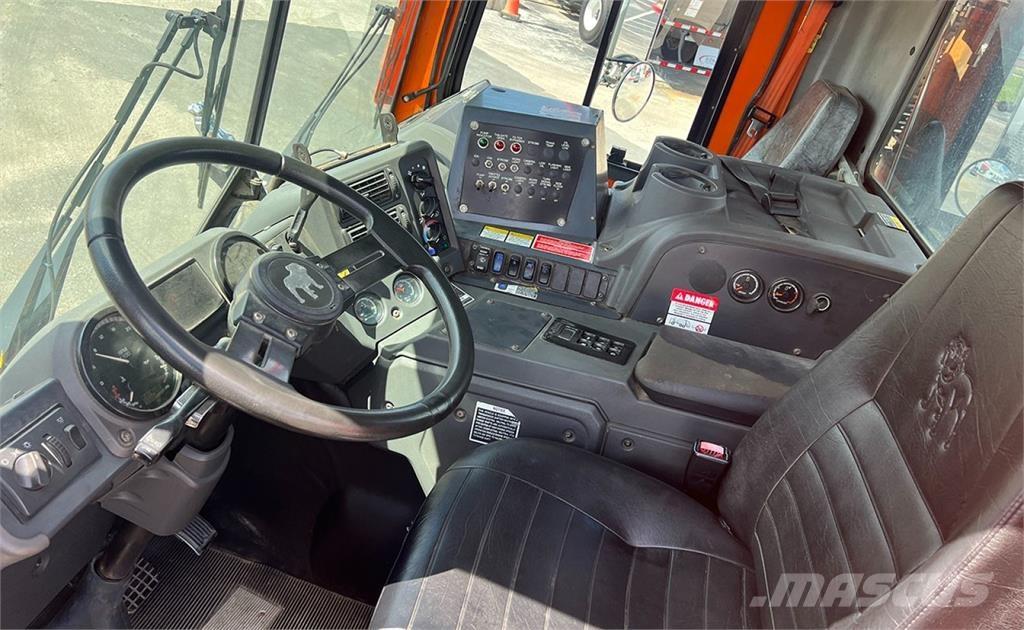 Mack MRU613 Chassis Cab trucks