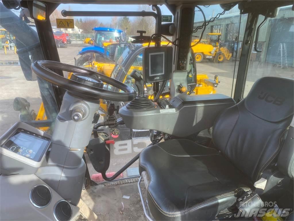 JCB 4220 Tractors