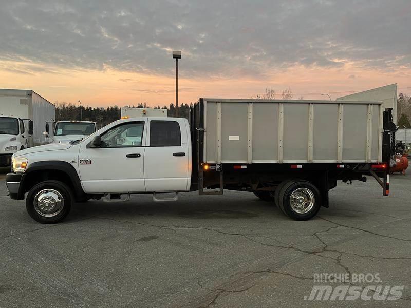 Dodge Ram 5500 Flatbed/Dropside trucks