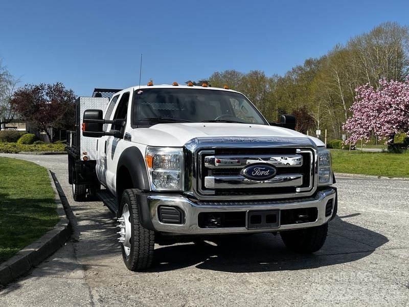 Ford F-550 Flatbed/Dropside trucks