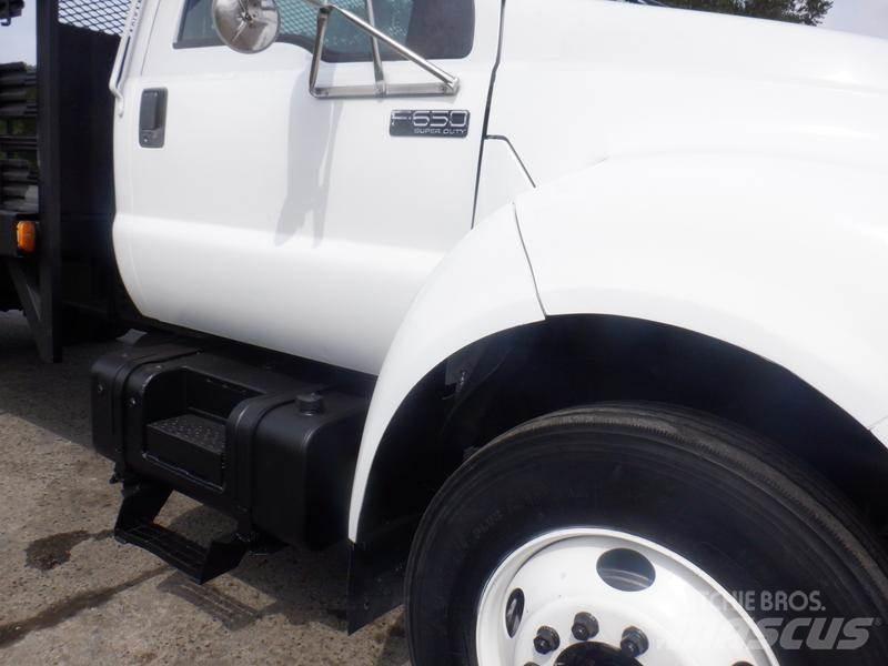 Ford F-650 Flatbed/Dropside trucks