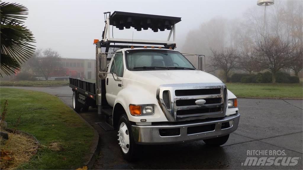 Ford F-750 Flatbed/Dropside trucks