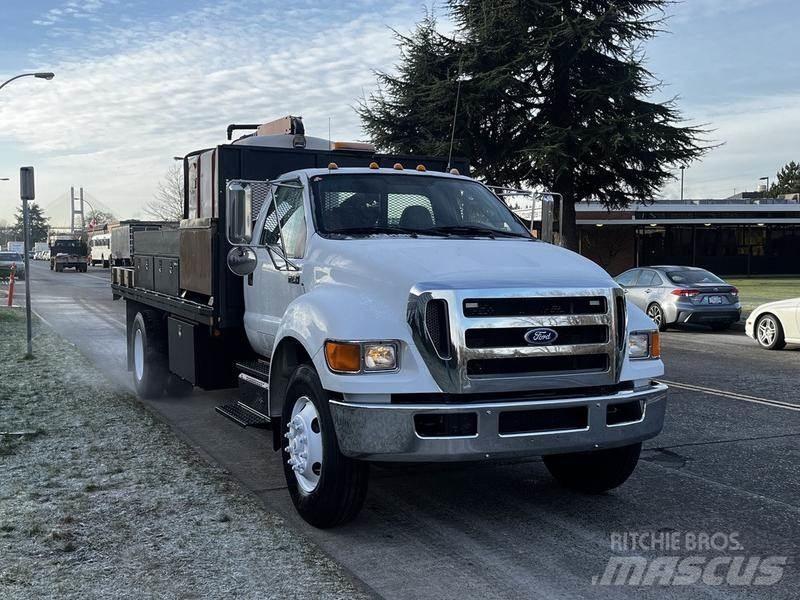 Ford F-750 Flatbed/Dropside trucks