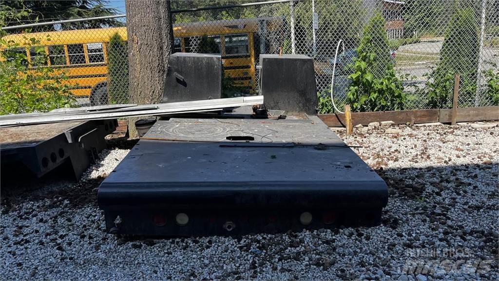  Service Flat Deck Flatbed/Dropside trucks
