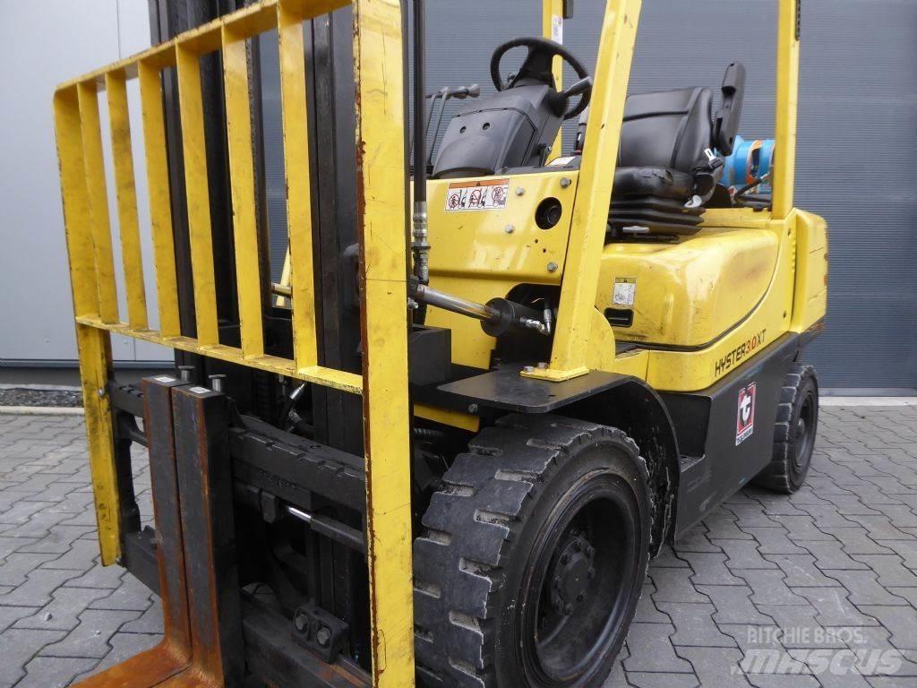 Hyster H3.0XT Diesel trucks
