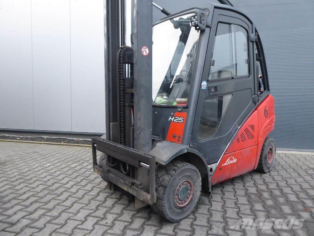 Linde H25T-01 LPG trucks