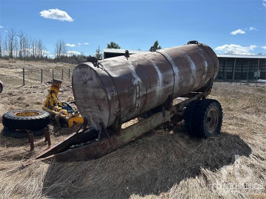  1000 gal S/A Tanker trailers
