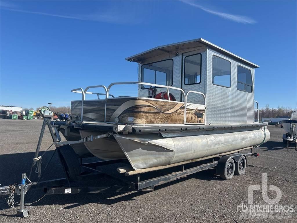  22 ft Work boats / barges