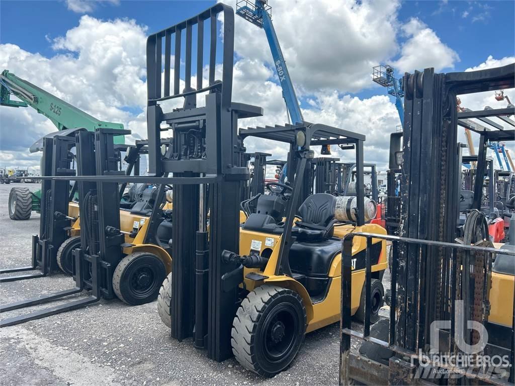 CAT 2P7000 Diesel trucks