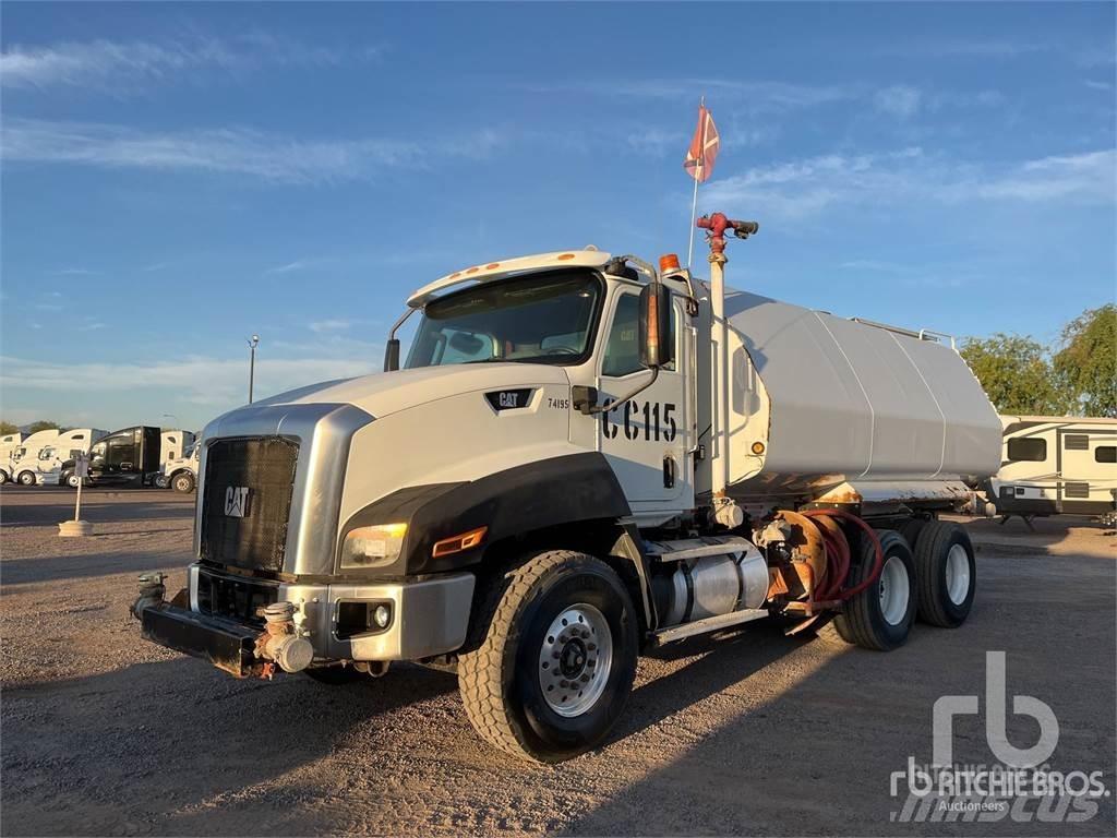 CAT CT660S Water tankers