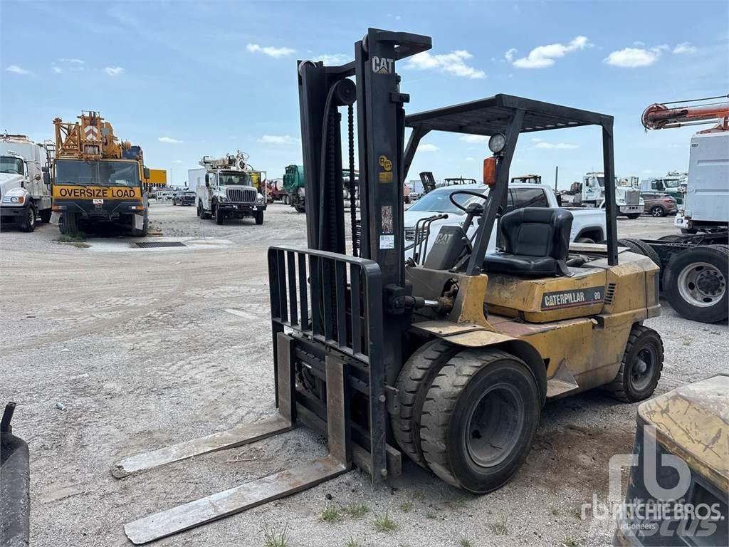 CAT DP40 Diesel trucks