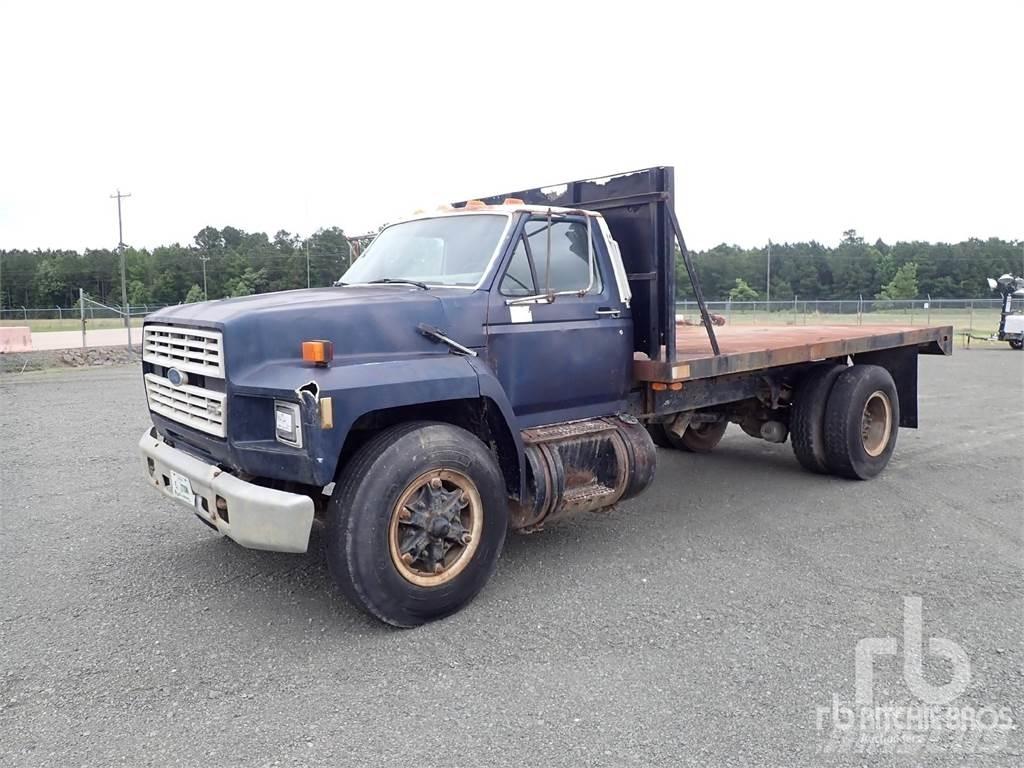 Ford F-800 Flatbed/Dropside trucks