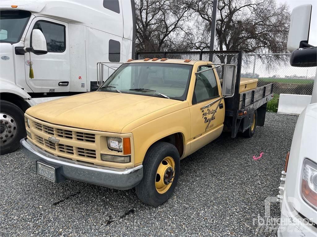 Ford F700 Flatbed/Dropside trucks