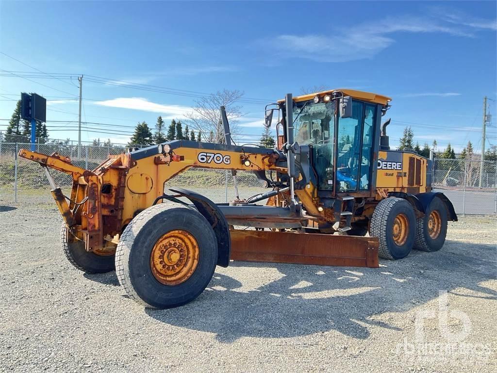 John Deere 670G Graders