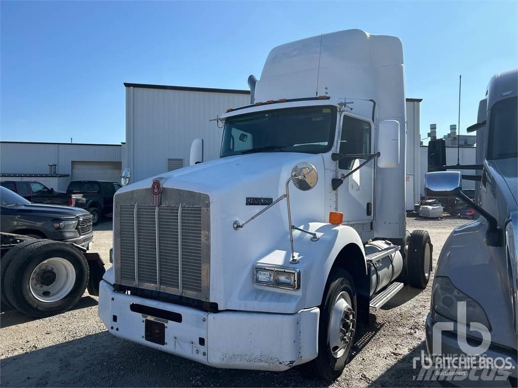 Kenworth T800 Truck Tractor Units