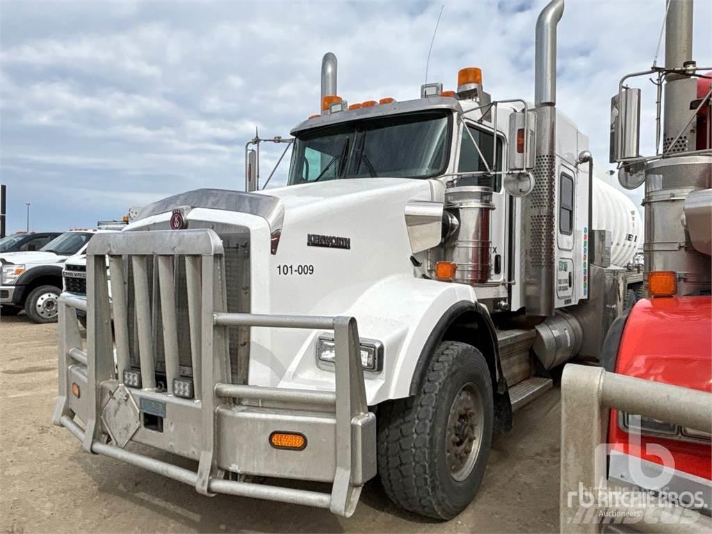 Kenworth T800 Tanker trucks