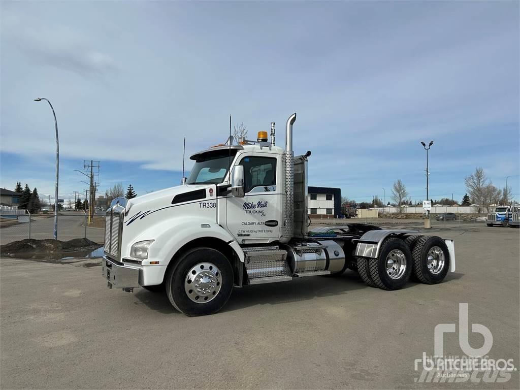 Kenworth T880 Truck Tractor Units