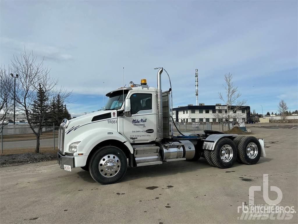 Kenworth T880 Truck Tractor Units