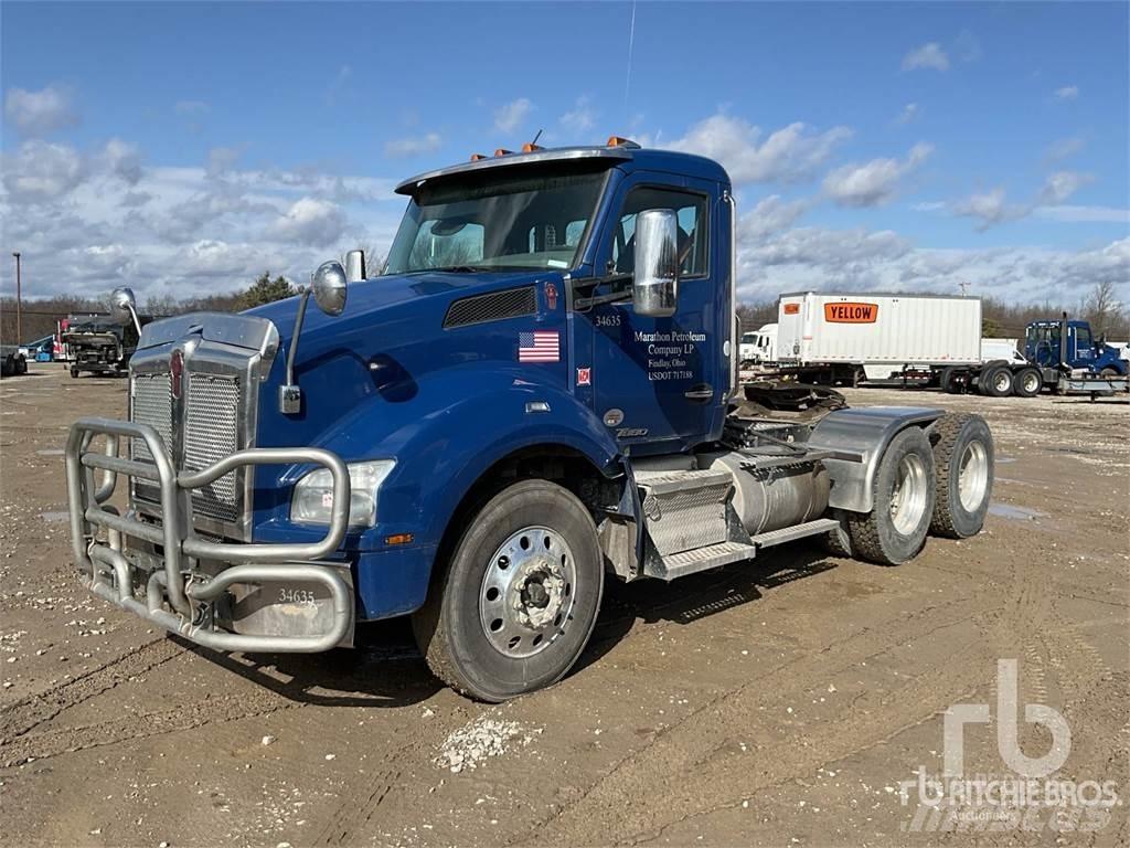 Kenworth T880 Truck Tractor Units