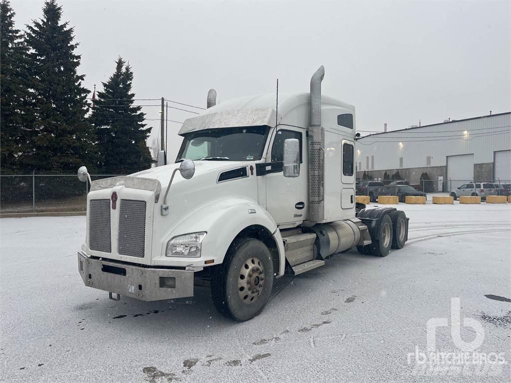 Kenworth T880 Truck Tractor Units