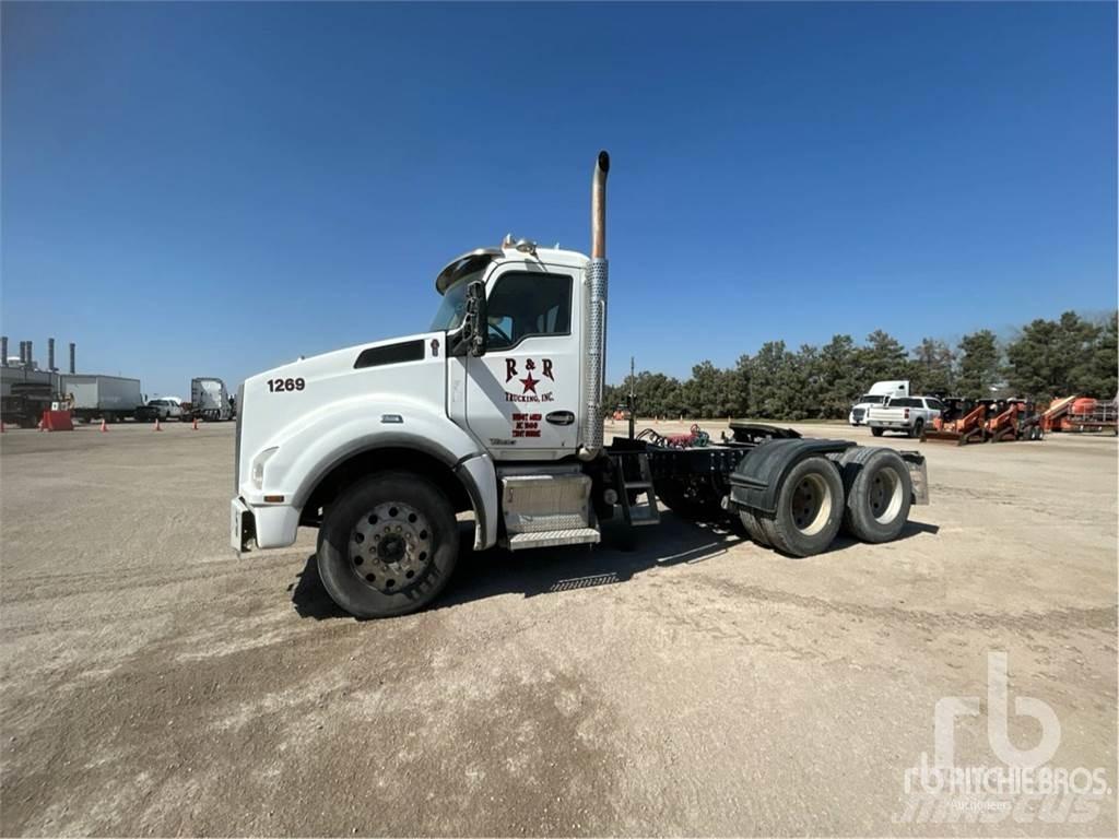 Kenworth T880 Truck Tractor Units