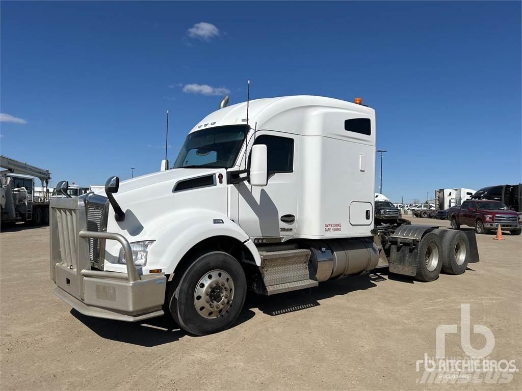 Kenworth T880 Truck Tractor Units