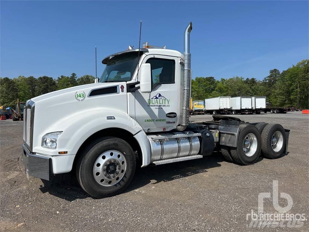 Kenworth T880 Truck Tractor Units