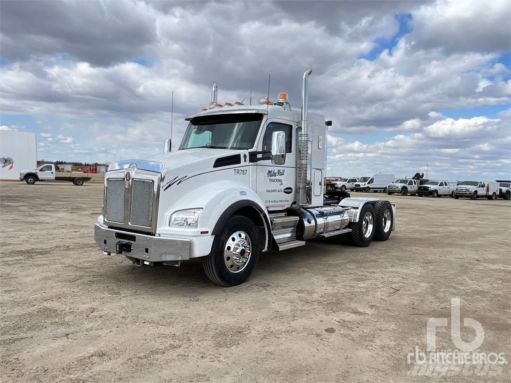Kenworth T880 Truck Tractor Units