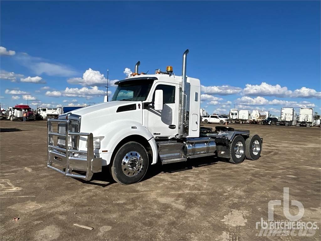 Kenworth T880 Truck Tractor Units