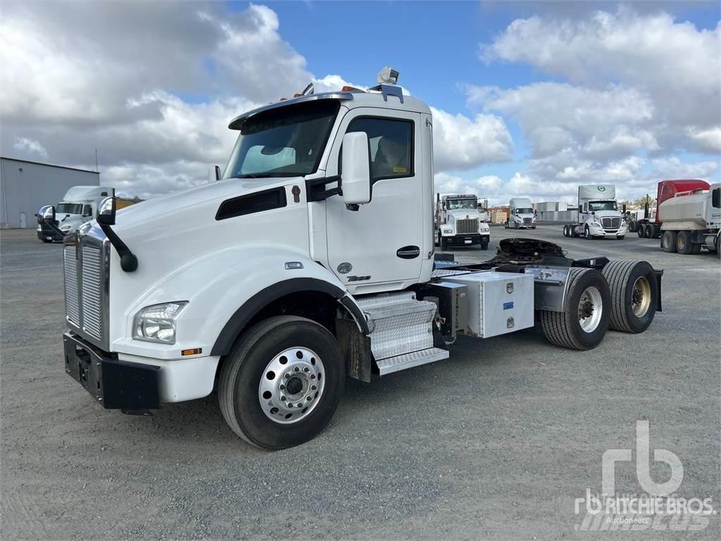 Kenworth T880 Truck Tractor Units