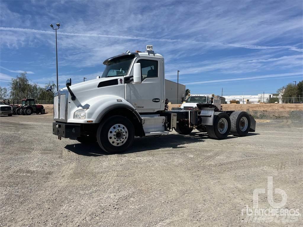 Kenworth T880 Truck Tractor Units
