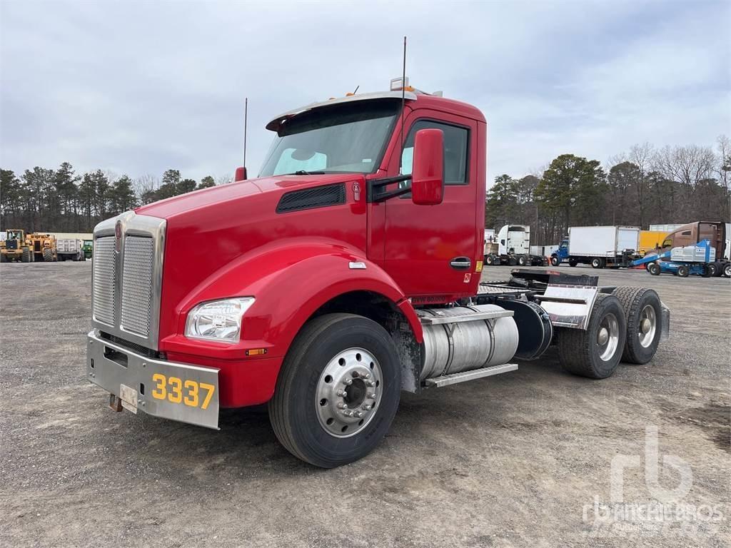 Kenworth T880 Truck Tractor Units