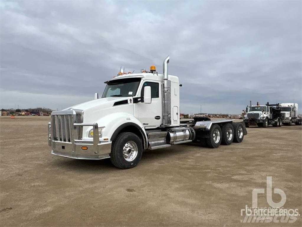 Kenworth T880 Truck Tractor Units