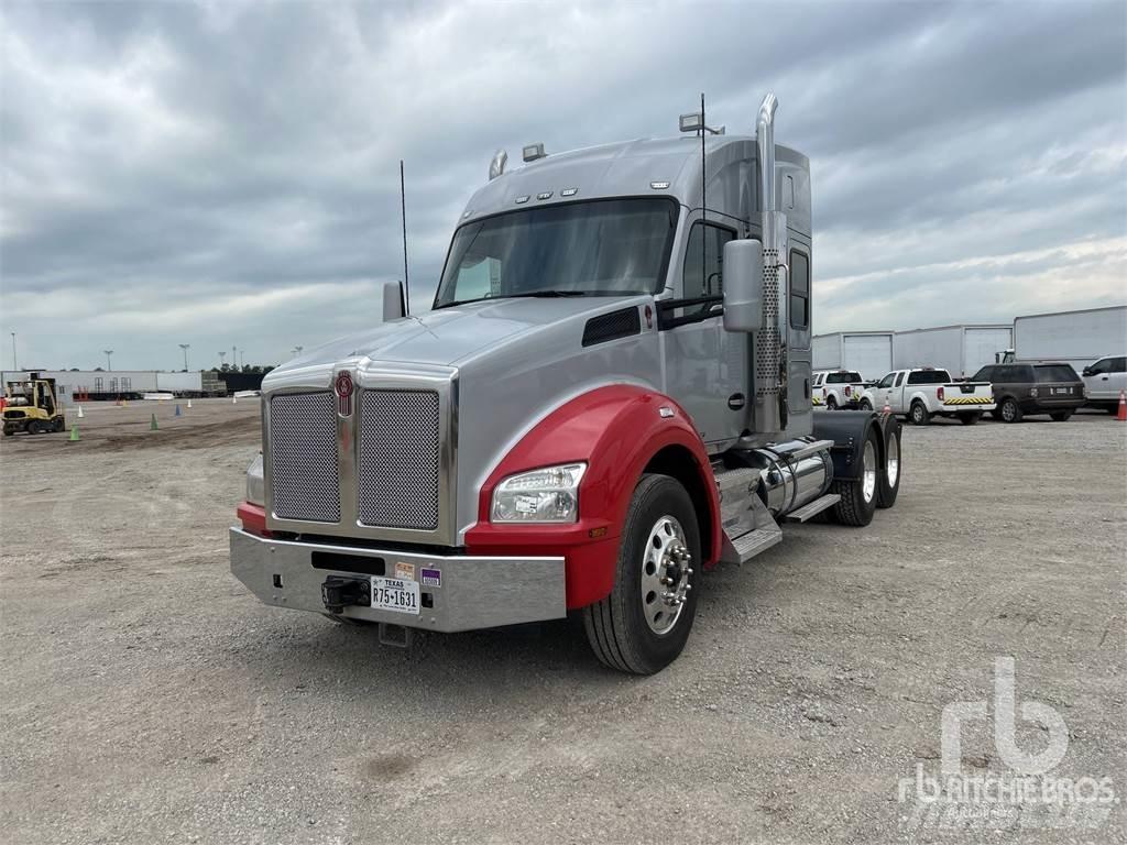 Kenworth T880 Truck Tractor Units