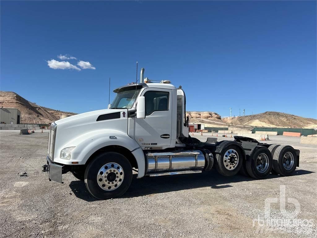 Kenworth T880 Truck Tractor Units